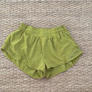 Lululemon Hotty Hot Low-Rise Lined Shorts 2.5”  Size:4  Color:Yellowish/Green
